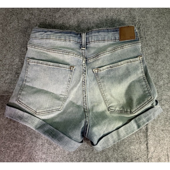 AEROPOSTALE HIGH RISE CURVY MIDI DISTRESSED DENIM SHORTS Size 6 Y2K 90s - Picture 3 of 7